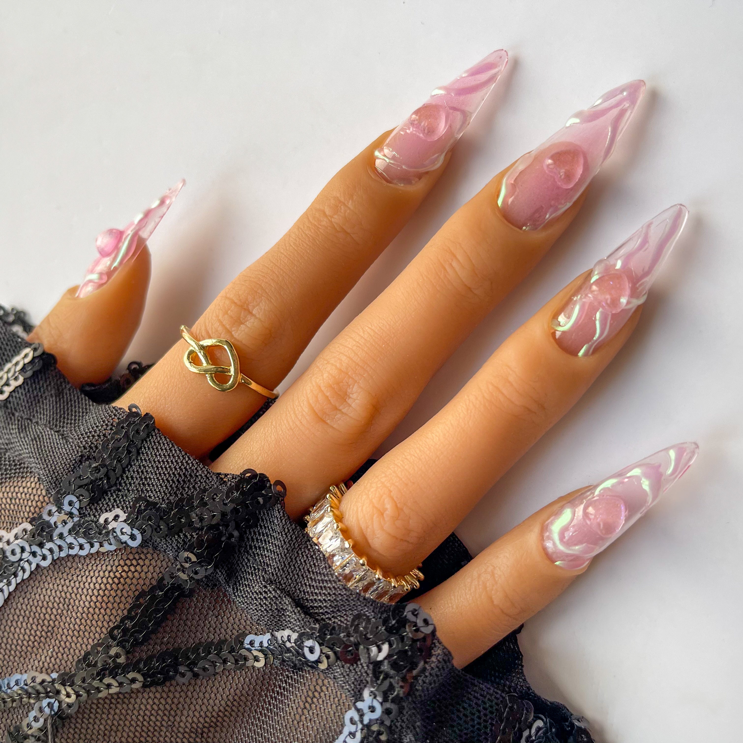 Faux ongles roses réutilisables et écologiques 